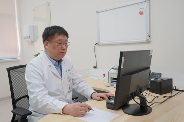 杨方策略 一站式服务体系护航特应性皮炎患者：山东大学齐鲁医院(青岛)特应性皮炎(湿疹)专病门诊打造全流程健康管理新模式